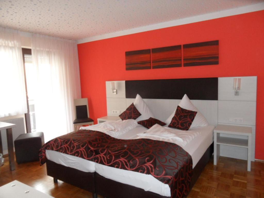 Hotel Gasthof Zum Engel - Gaestehaus Künzelsau Kültér fotó